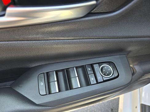 Used 2025 Toyota Prius AWD image 18