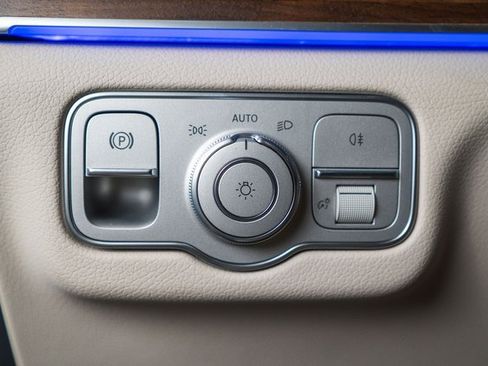 New 2026 Mercedes-Benz GLS 450 4MATIC image 21