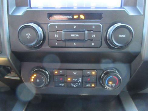 Used 2020 Ford F250 XLT w/ XLT Premium Package image 28