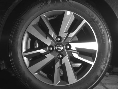 Used 2025 Nissan Versa SV FWD image 12