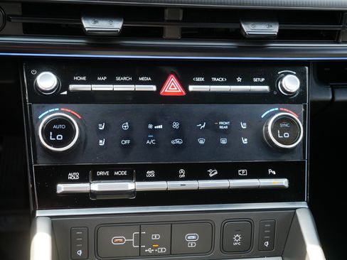 Used 2025 Hyundai Santa Fe Calligraphy AWD/4WD image 23