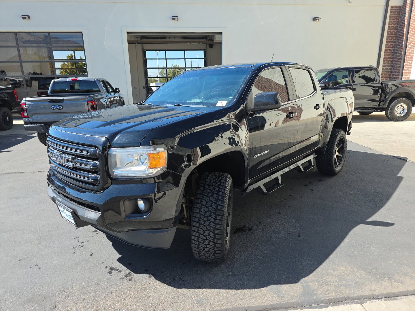 Used 2020 GMC Canyon SLE w/ Elevation Edition AWD/4WD image 3