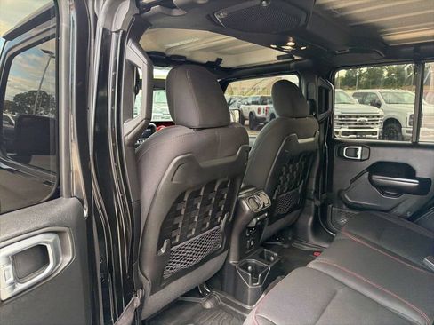 Used 2020 Jeep Wrangler Unlimited Rubicon w/ Dual Top Group AWD/4WD image 14