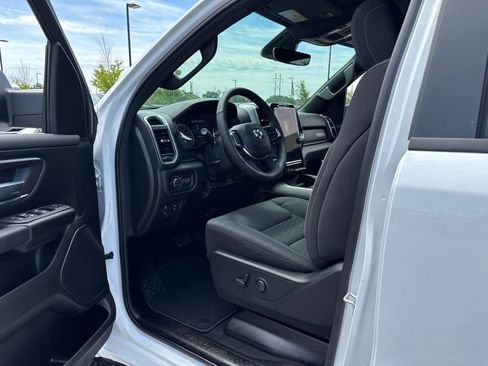 Used 2026 RAM 1500 4x4 Crew Cab image 39