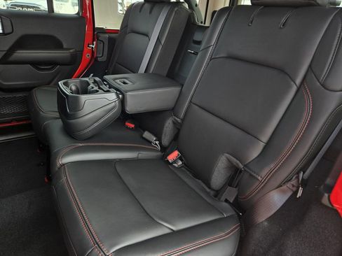 New 2026 Jeep Wrangler Unlimited Rubicon AWD/4WD image 13