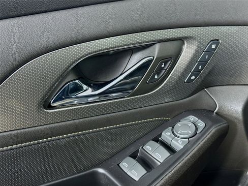 Used 2023 Chevrolet Traverse Premier w/ Redline Edition image 19