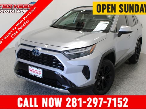 Used 2022 Toyota RAV4 SE w/ Convenience Package AWD/4WD image 1