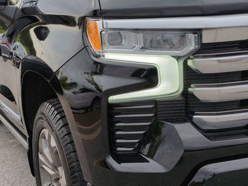 Used 2023 Chevrolet Silverado 1500 High Country w/ Z71 Off-Road Package AWD/4WD image 11