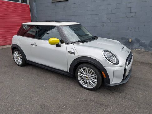 Used 2023 MINI Cooper SE FWD image 1