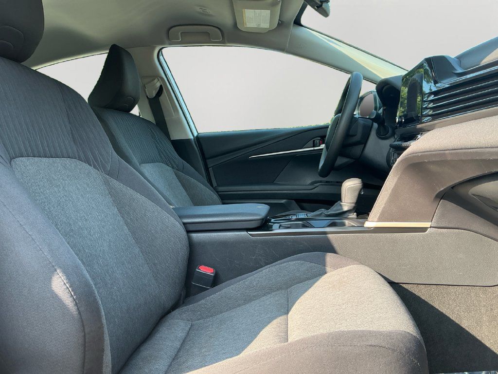 Used 2025 Toyota Camry LE FWD image 12