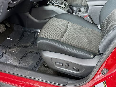 Used 2019 Nissan Rogue SV image 27