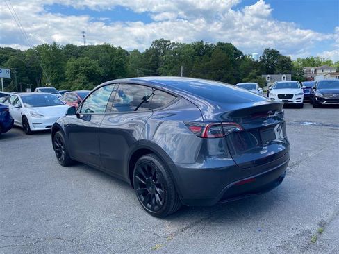 Used 2024 Tesla Model Y Long Range AWD/4WD image 3