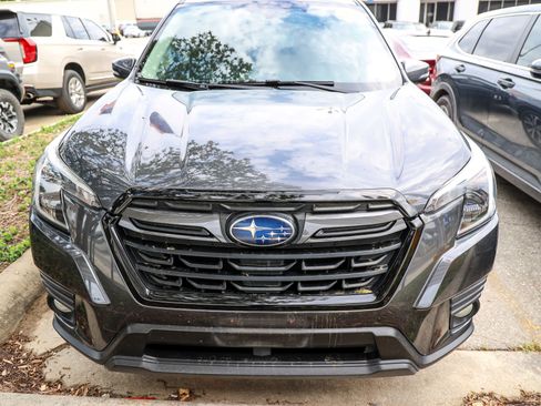 Used 2022 Subaru Forester Limited w/ Popular Package #2 image 4