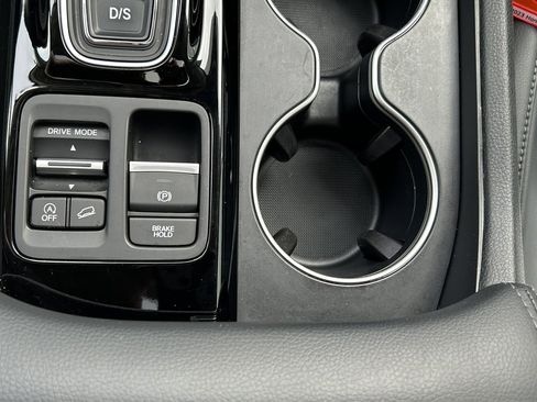 Certified 2023 Honda Pilot Touring image 36