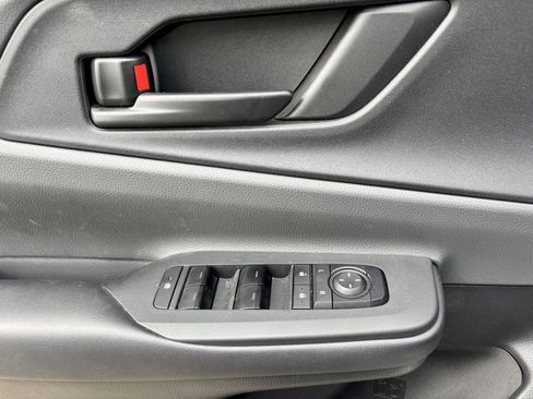 Used 2024 Toyota Prius LE image 19