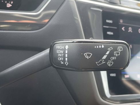 Certified 2023 Volkswagen Tiguan SE w/ Panoramic Sunroof Package FWD image 26