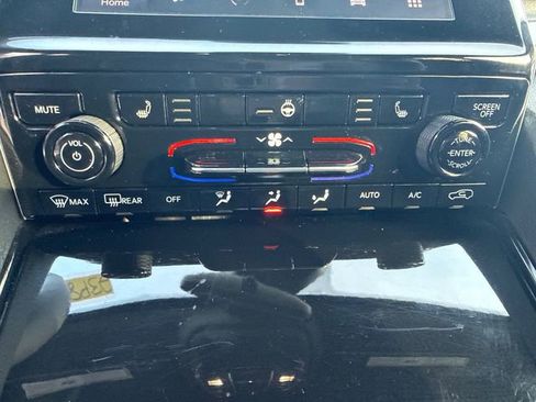 Used 2023 Jeep Grand Cherokee Altitude AWD/4WD image 31
