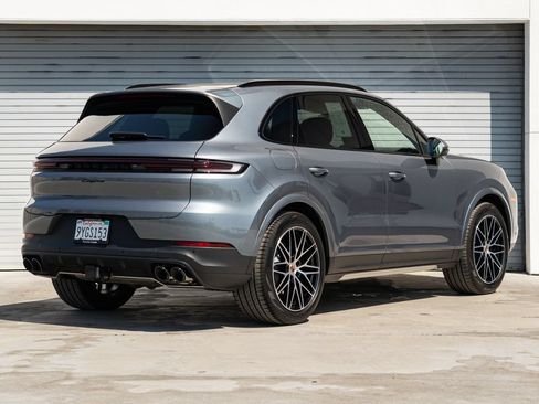 Certified 2026 Porsche Cayenne AWD/4WD image 29