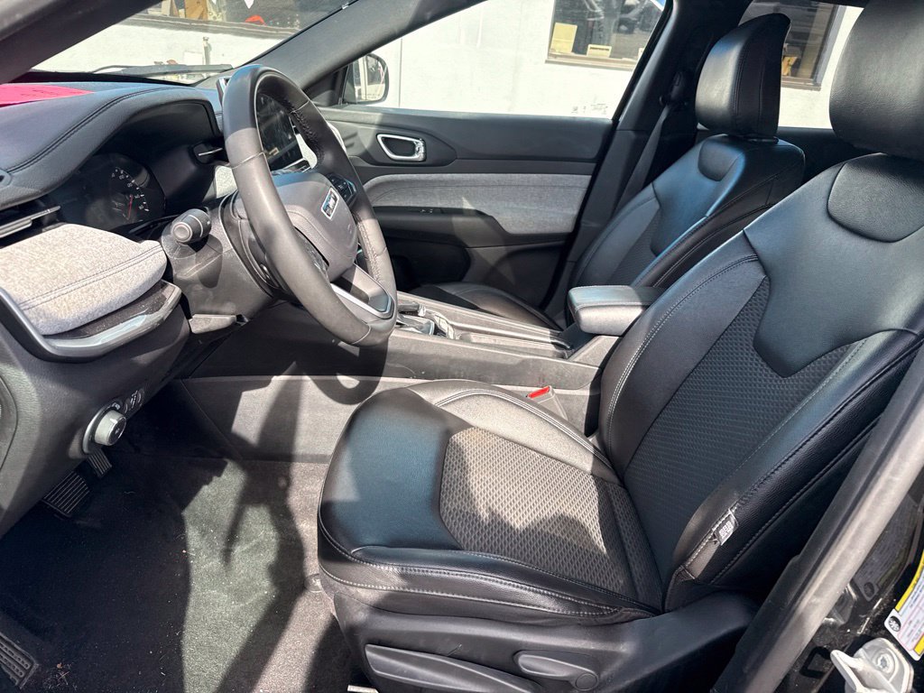 Used 2024 Jeep Compass Latitude AWD/4WD image 19