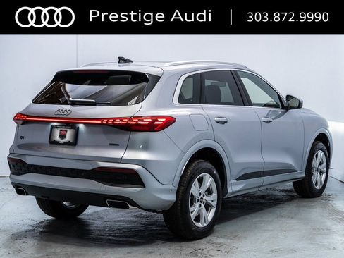 Used 2025 Audi Q5 Premium w/ Convenience Package image 8