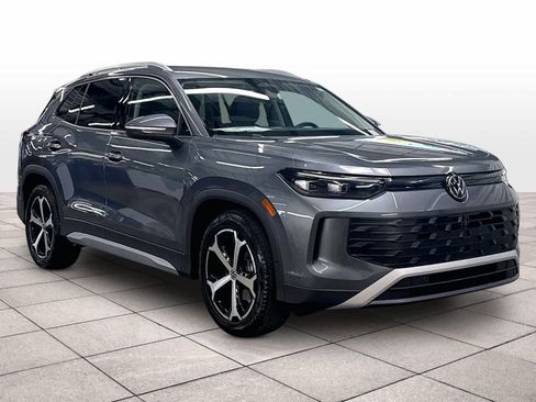 New 2026 Volkswagen Tiguan SE FWD image 2