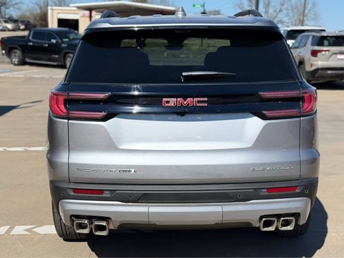 Used 2026 GMC Acadia Elevation w/ Elevation Premium Package image 8