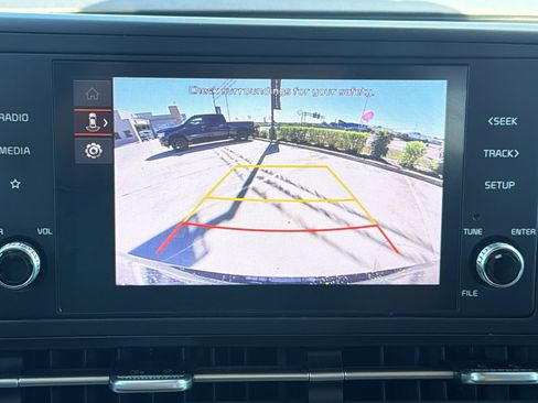 Used 2024 Kia Carnival LX image 24