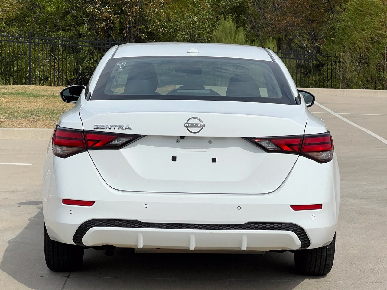 Used 2025 Nissan Sentra SV FWD image 4