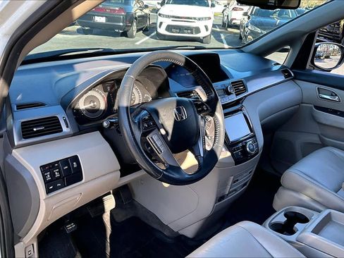 Used 2017 Honda Odyssey Touring image 17