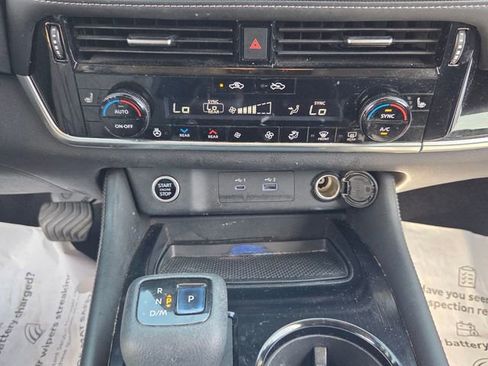 Used 2022 Nissan Rogue SL image 19