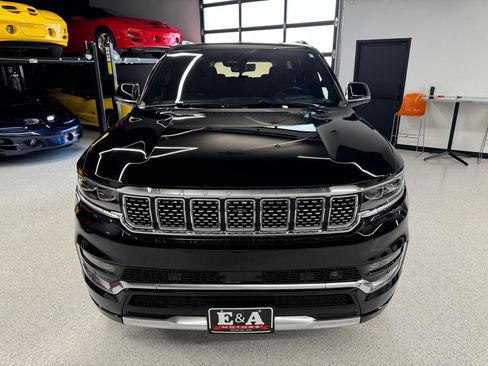 Used 2022 Jeep Grand Wagoneer Series III AWD/4WD image 17