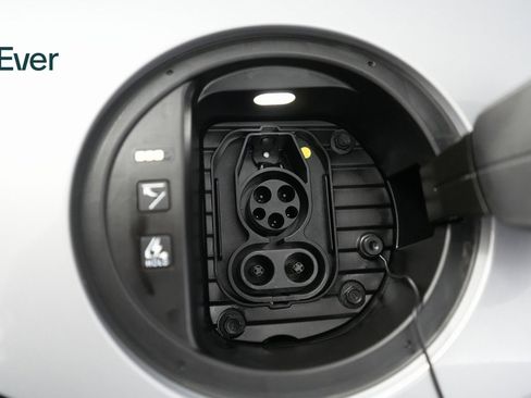 Used 2024 Hyundai Ioniq 6 Limited image 25