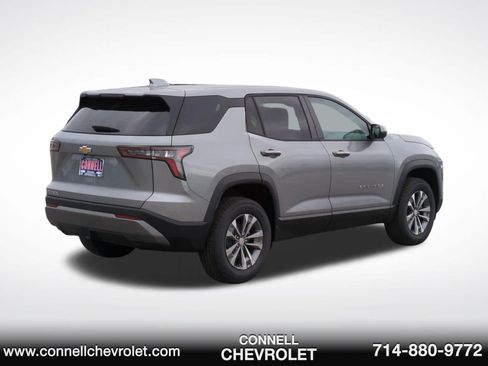 Used 2026 Chevrolet Equinox LT w/ Convenience Package II FWD image 5