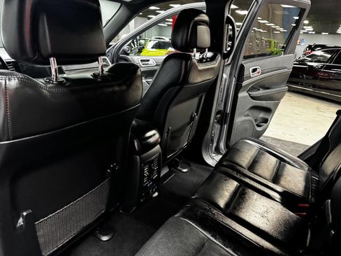 Used 2020 Jeep Grand Cherokee Limited w/ Luxury Group II image 40