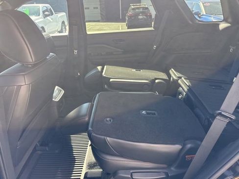 Used 2024 Nissan Pathfinder Rock Creek AWD/4WD image 14