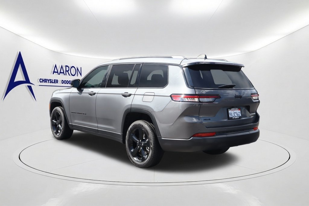 Used 2025 Jeep Grand Cherokee L Limited w/ Black Appearance Package AWD/4WD image 7