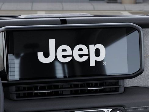 New 2025 Jeep Wrangler Unlimited Sahara AWD/4WD image 18