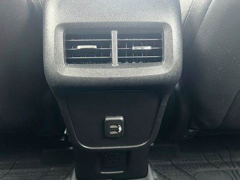 Used 2020 Chevrolet Equinox LT FWD image 36