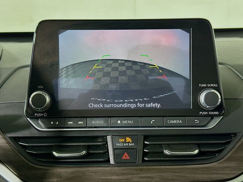 Used 2024 Nissan Altima 2.5 SV FWD image 24