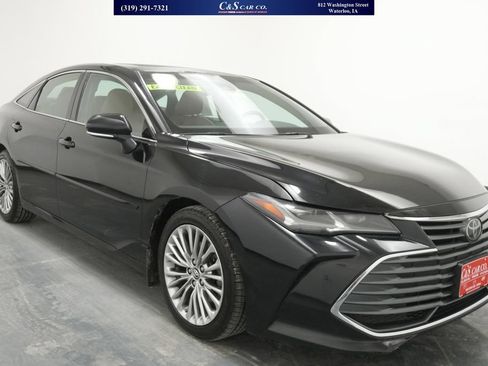 Used 2019 Toyota Avalon Limited FWD image 1