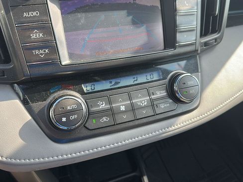 Used 2013 Toyota RAV4 XLE AWD/4WD image 16