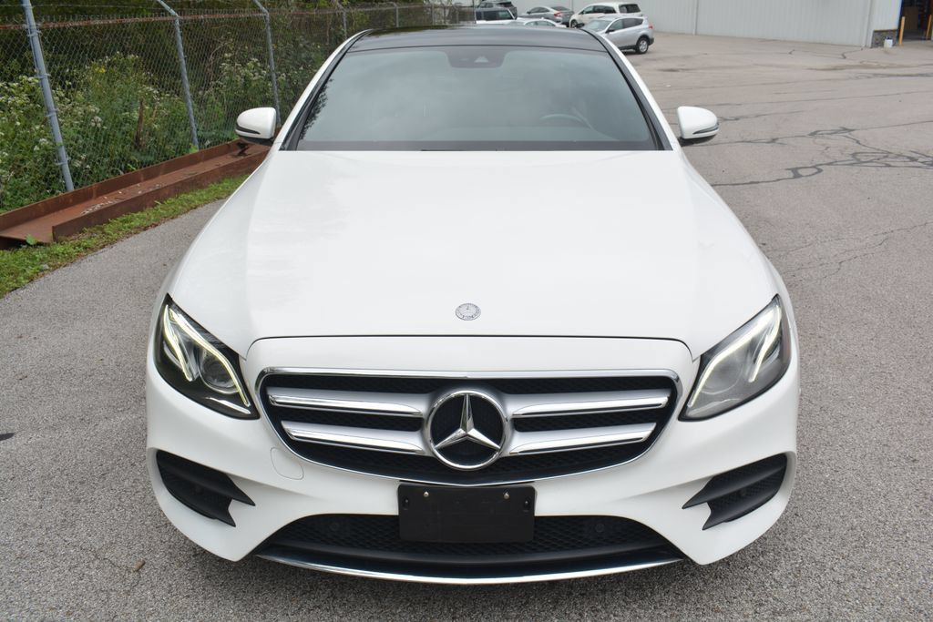 Used 2017 Mercedes-Benz E 300 4MATIC image 2