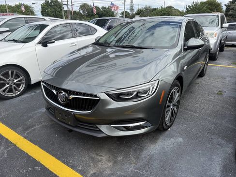 Used 2018 Buick Regal Essence w/ Driver Confidence Package #1 image 3
