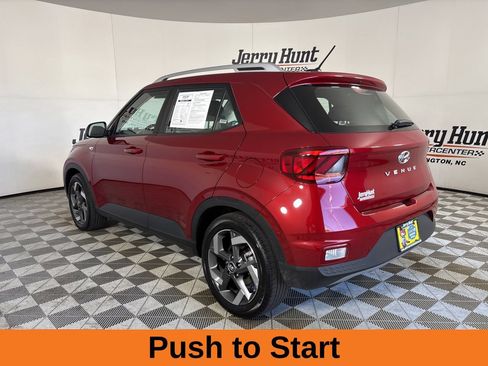 Used 2025 Hyundai Venue SEL FWD image 7