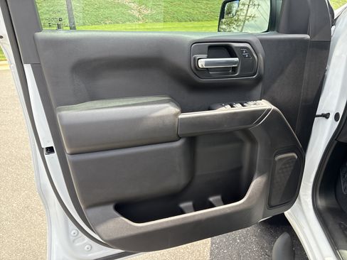 Used 2024 Chevrolet Silverado 1500 Custom Trail Boss w/ Turbomax Blackout Package AWD/4WD image 15