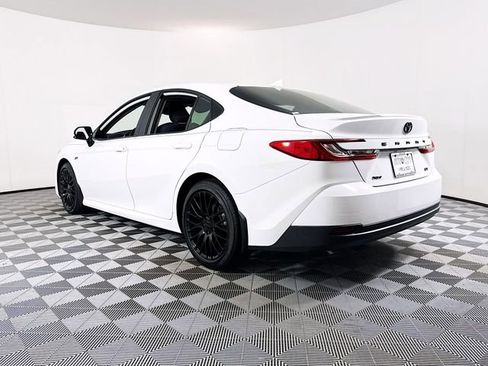 Used 2025 Toyota Camry LE w/ Convenience Package image 21