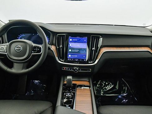 Certified 2024 Volvo V60 B5 Cross Country Plus image 15