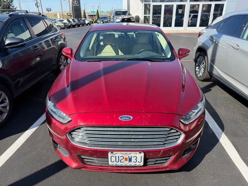 Used 2016 Ford Fusion SE w/ Equipment Group 502A FWD image 2