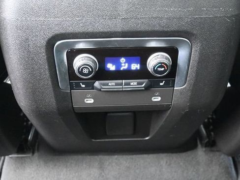 Used 2023 Chevrolet Suburban Z71 w/ Luxury Package AWD/4WD image 21