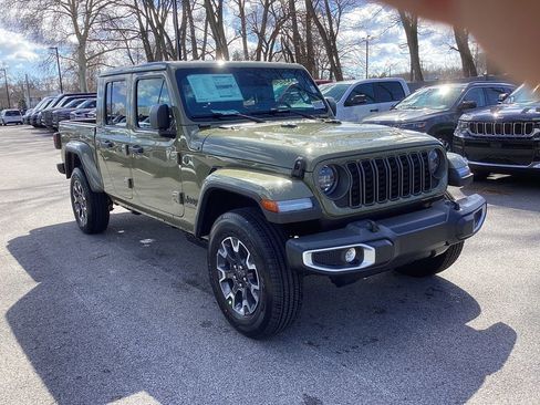 New 2026 Jeep Gladiator Sahara image 4